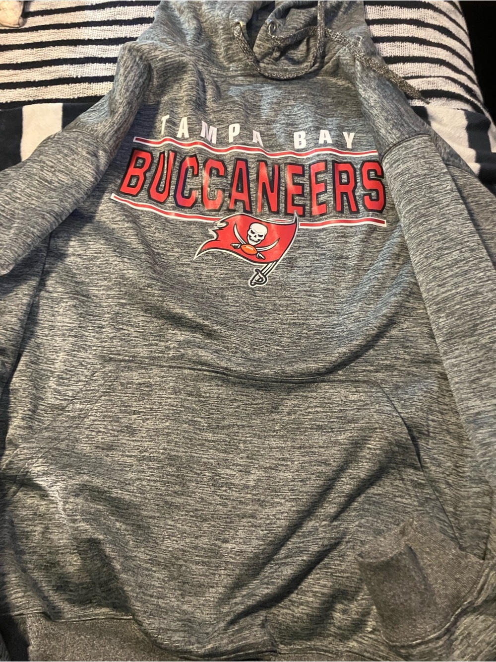 Fanatics NFL Tampa Bay Buccaneers XLT pullover hoodie, great condition